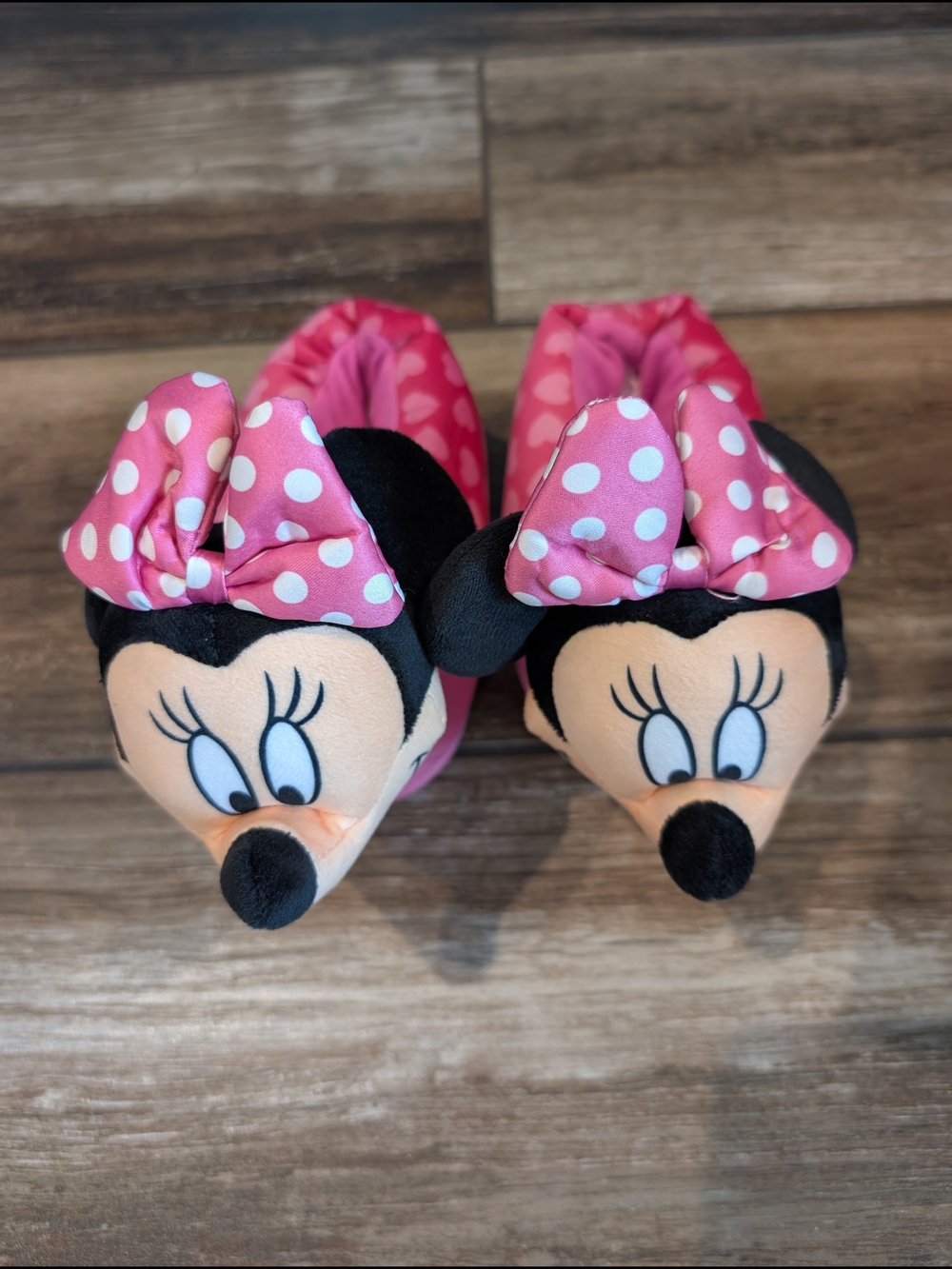 Disney Pink Minnie Mouse Polka Dot Bow Kids Slippers